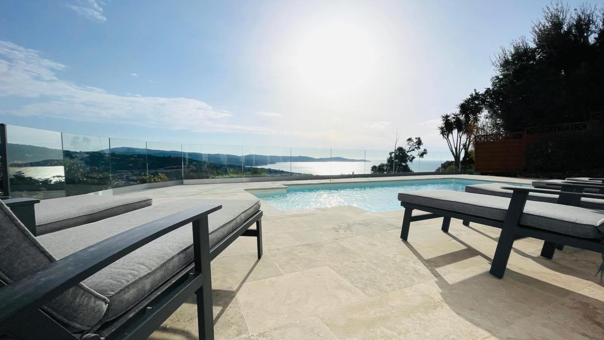Villa Cacharelle Vue Mer Piscine Кавалере-сюр-Мер Екстериор снимка