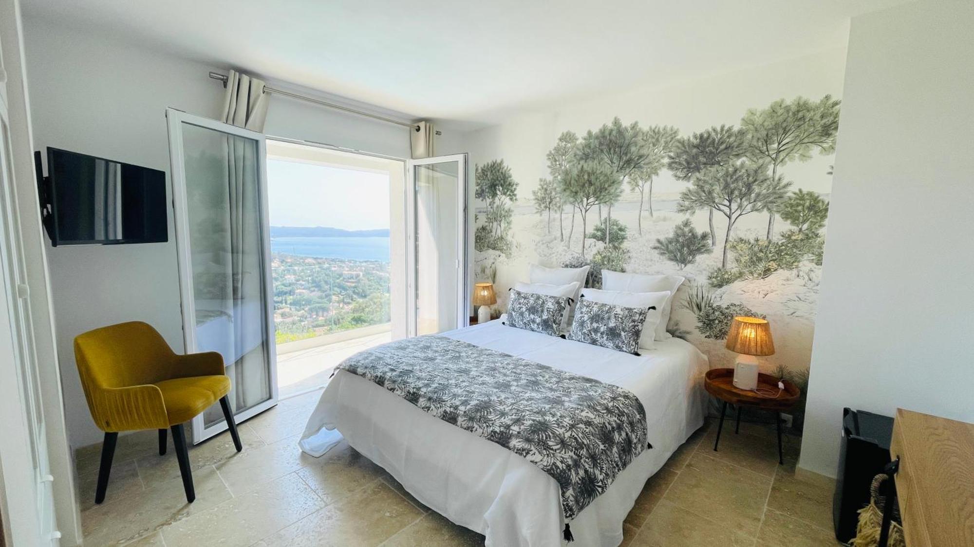 Villa Cacharelle Vue Mer Piscine Кавалере-сюр-Мер Екстериор снимка